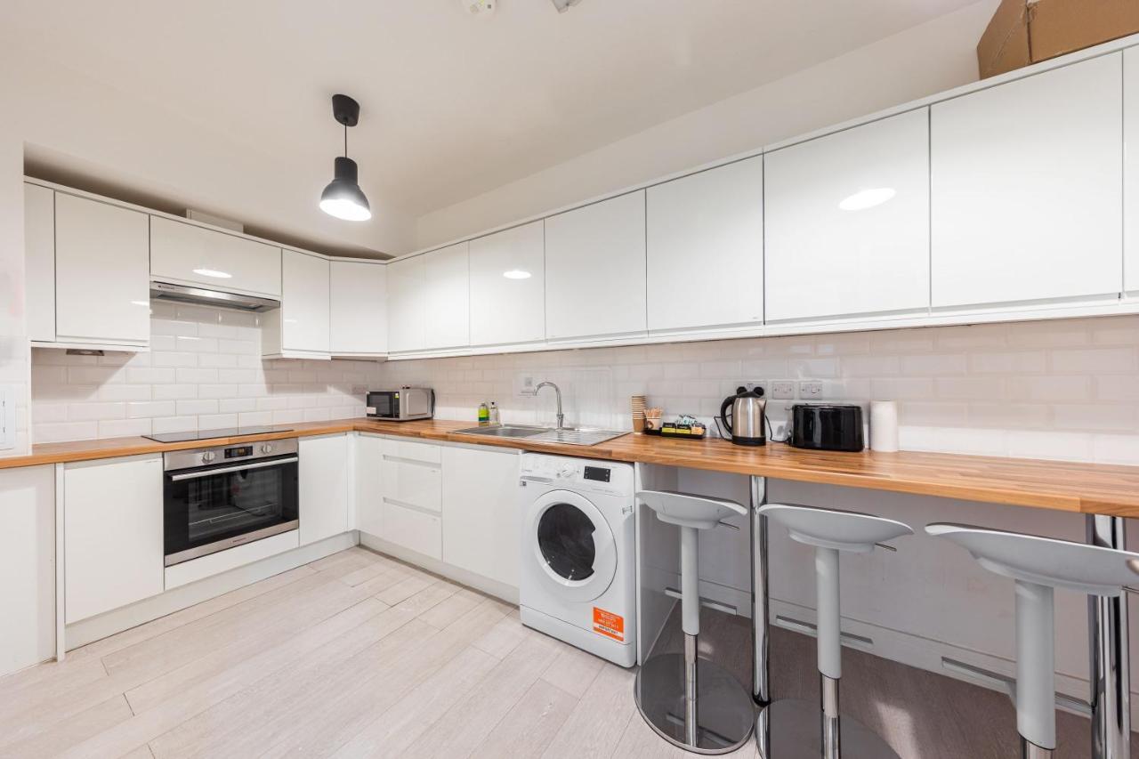 לונדון Functional Budget Stay With Wi-Fi And Laundry Facilities Near Tube Station מראה חיצוני תמונה