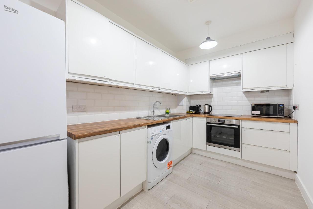 לונדון Functional Budget Stay With Wi-Fi And Laundry Facilities Near Tube Station מראה חיצוני תמונה