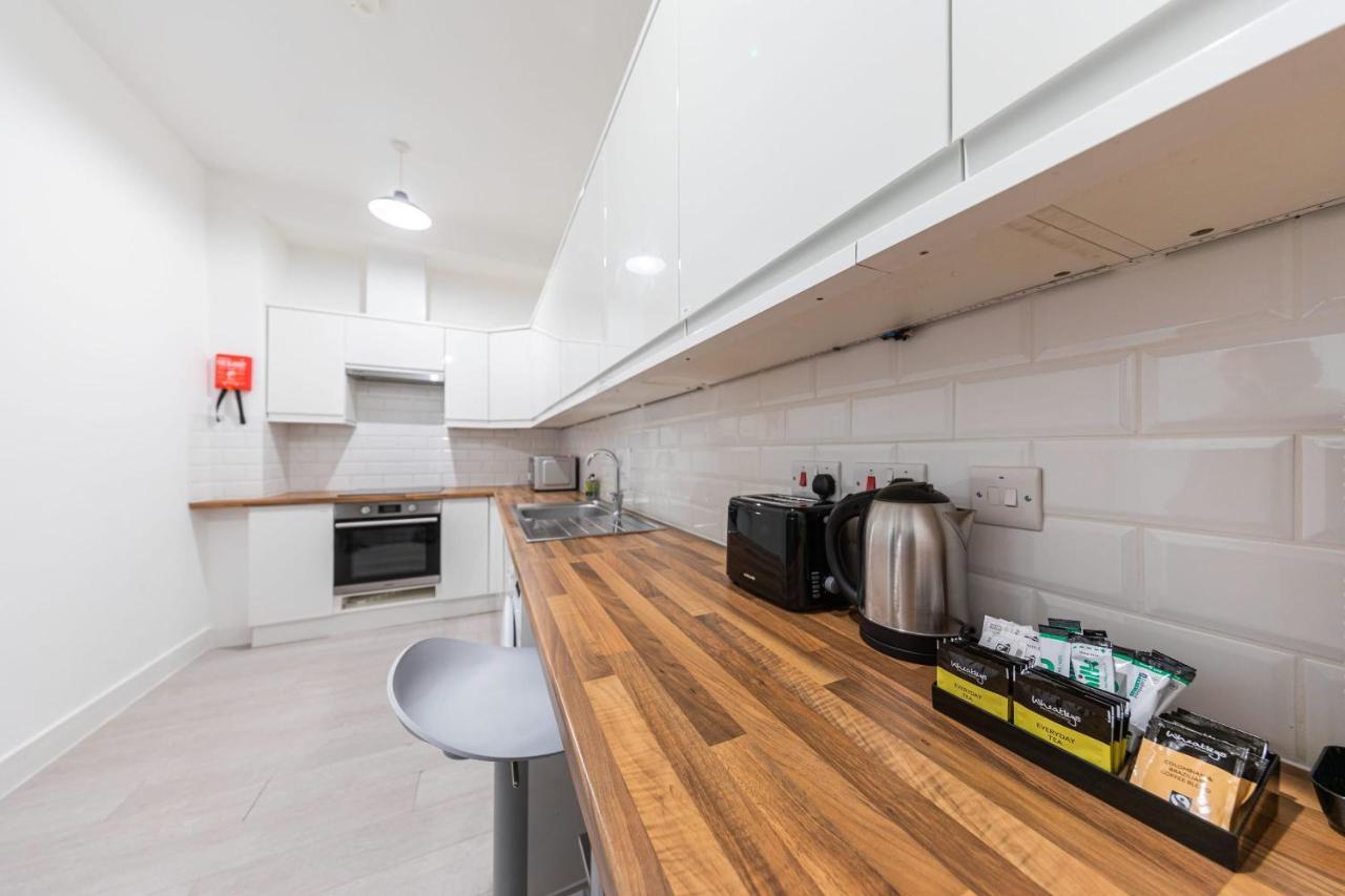 לונדון Functional Budget Stay With Wi-Fi And Laundry Facilities Near Tube Station מראה חיצוני תמונה