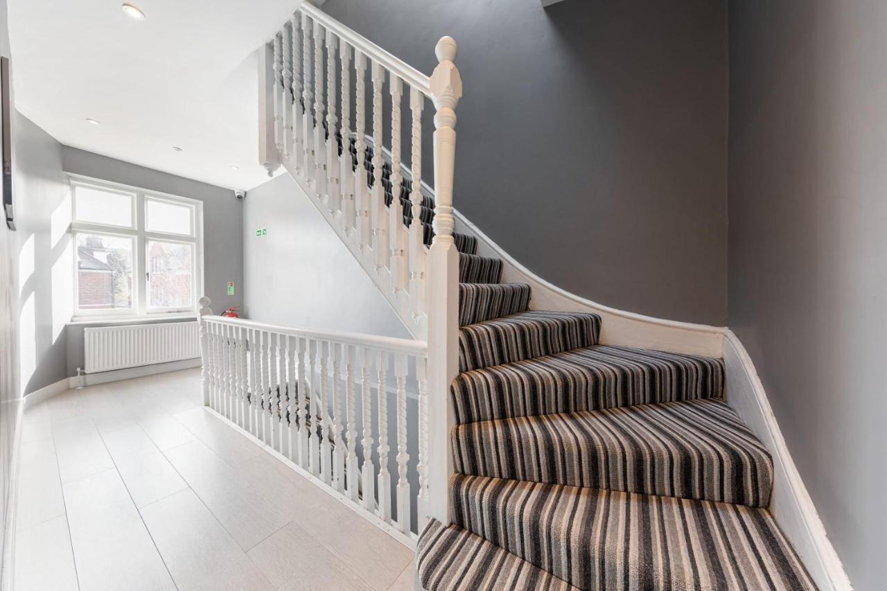 לונדון Functional Budget Stay With Wi-Fi And Laundry Facilities Near Tube Station מראה חיצוני תמונה